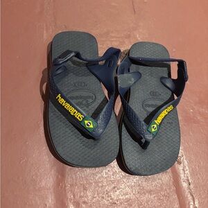 Baby havaianas - like new